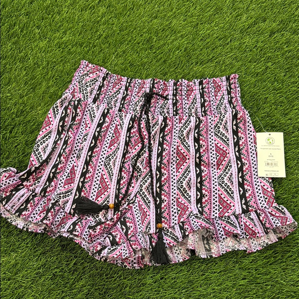 No Boundaries - Juniors Shorts